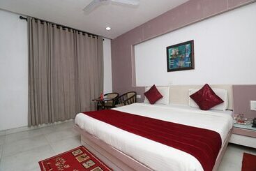 בית מלון כפרי Pandav Inn By Oyo Rooms