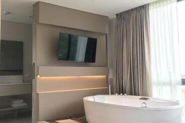 هتل York Luxury Suites Medellin By Preferred