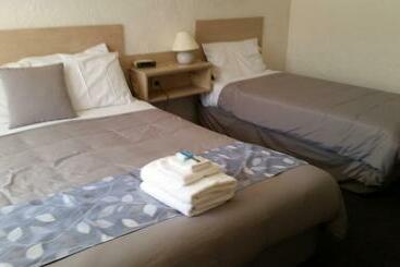 汽车旅馆  Belmore Motor Inn