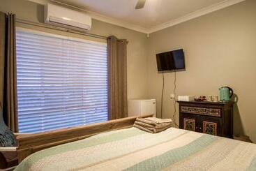 Mullaloo B & B