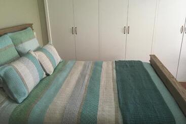 Mullaloo B & B