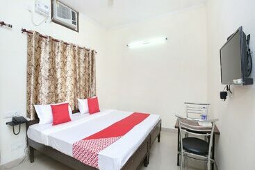 پانسیون Satyam Home Stay By Oyo Rooms