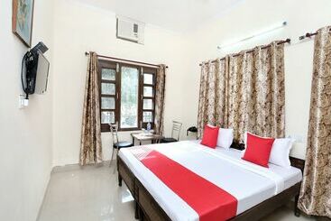 پانسیون Satyam Home Stay By Oyo Rooms