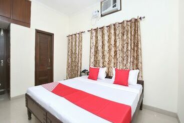پانسیون Satyam Home Stay By Oyo Rooms