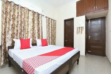 پانسیون Satyam Home Stay By Oyo Rooms