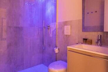 پانسیون Suites 44   Guesthouse