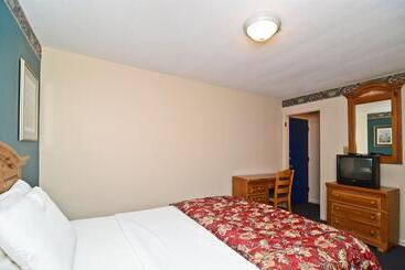 هتل Americas Best Value Inn Stonington Mystic