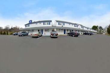 هتل Americas Best Value Inn Stonington Mystic