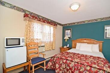 هتل Americas Best Value Inn Stonington Mystic