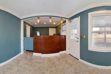 هتل Americas Best Value Inn Stonington Mystic