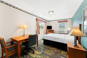 هتل Americas Best Value Inn Stonington Mystic