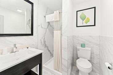 هتل Americas Best Value Inn Stonington Mystic
