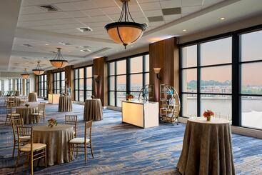 هتل Baltimore Marriott Waterfront