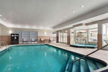هتل Baymont By Wyndham Springfield I44
