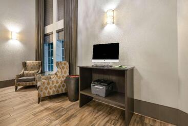 Best Western Plus Kalispell/glacier Park West Hotel & Suites