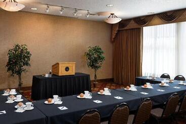 Clubhouse Hotel Sioux Falls