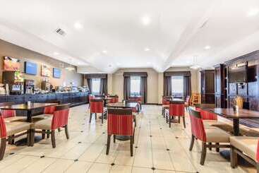 Hotel Comfort Inn & Suites Crystal Inn Sportsplex