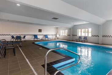 هتل Comfort Inn & Suites Crystal Inn Sportsplex