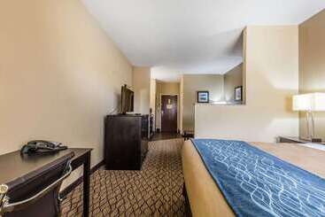 هتل Comfort Inn & Suites Crystal Inn Sportsplex