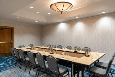 هتل Courtyard By Marriott Chicago At Medical District Uic