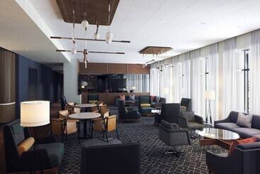 هتل Courtyard By Marriott Chicago At Medical District Uic