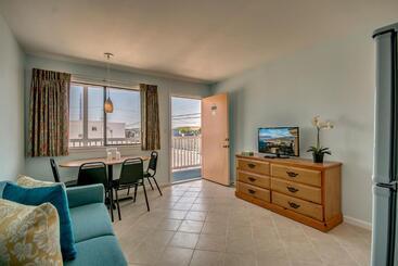 هتل Daytona Inn And Suites