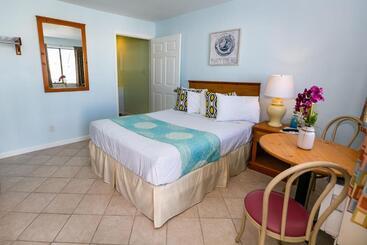هتل Daytona Inn And Suites