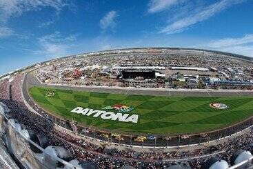 هتل Daytona Inn Studios
