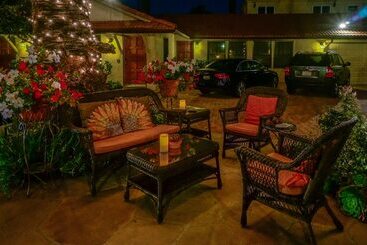 هتل Harbor House Inn