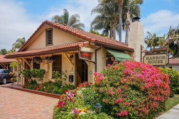 هتل Harbor House Inn