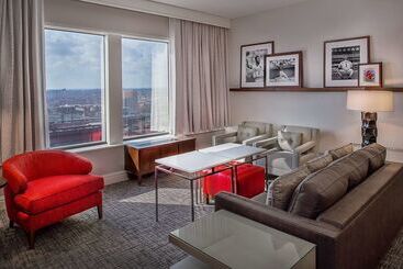 هتل Hilton St. Louis At The Ballpark