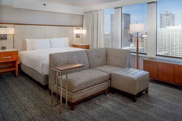هتل Hilton St. Louis At The Ballpark
