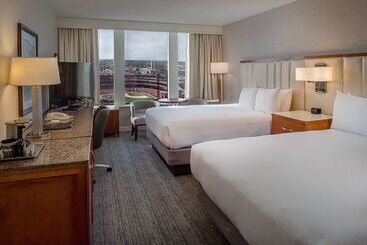 هتل Hilton St. Louis At The Ballpark