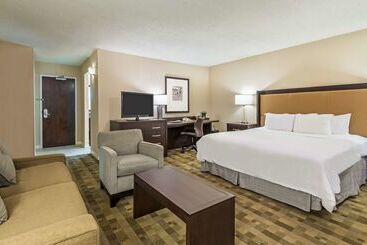 هتل Hilton St. Louis At The Ballpark
