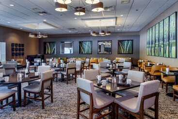 هتل Hilton St. Louis At The Ballpark