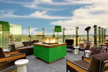 هتل Hilton St. Louis At The Ballpark