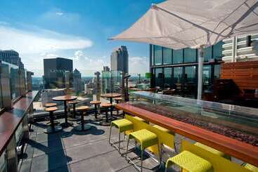 هتل Hilton St. Louis At The Ballpark