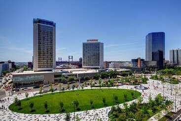 هتل Hilton St. Louis At The Ballpark