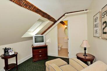 هتل Jailhouse Inn