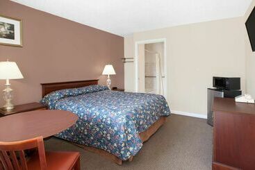 هتل Imperial Inn Grand Blanc