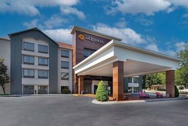هتل La Quinta Inn By Wyndham Pigeon Forgedollywood