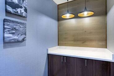 هتل La Quinta Inn By Wyndham Pigeon Forgedollywood