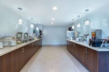 هتل La Quinta Inn By Wyndham Pigeon Forgedollywood