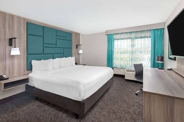 هتل La Quinta Inn By Wyndham Pigeon Forgedollywood