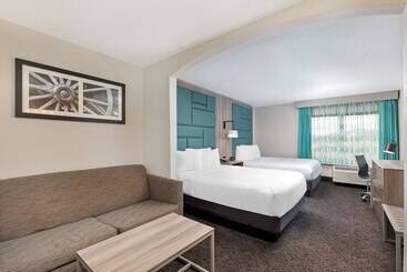 هتل La Quinta Inn By Wyndham Pigeon Forgedollywood