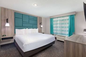 هتل La Quinta Inn By Wyndham Pigeon Forgedollywood