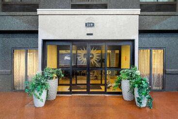 هتل La Quinta Inn By Wyndham Pigeon Forgedollywood