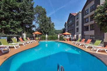 هتل La Quinta Inn By Wyndham Pigeon Forgedollywood