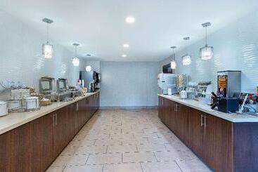هتل La Quinta Inn By Wyndham Pigeon Forgedollywood