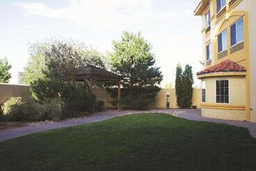هتل La Quinta By Wyndham Albuquerque Midtown Newly Renovated